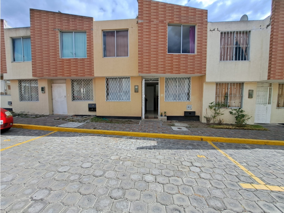 Oportunidad de Compra en Calderón Casa en Venta Conjunto Residencial