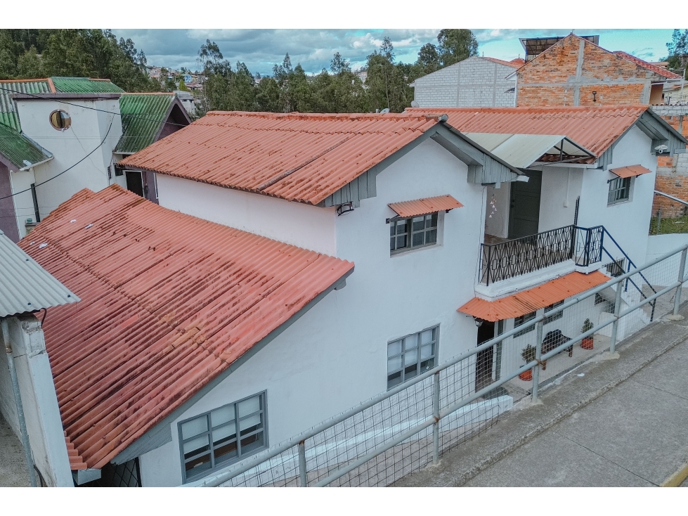 Amplia Casa Rústica en Venta, Sector Lazareto, Cuenca