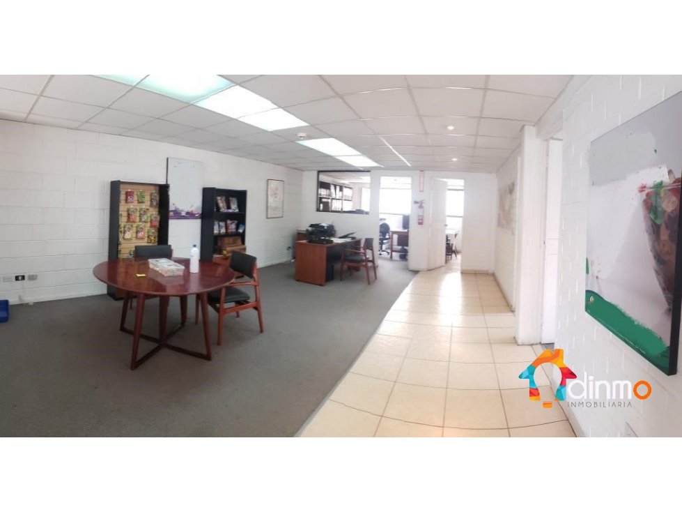 Bodega con oficinas, centro norte de Quito. Monteserrín de venta