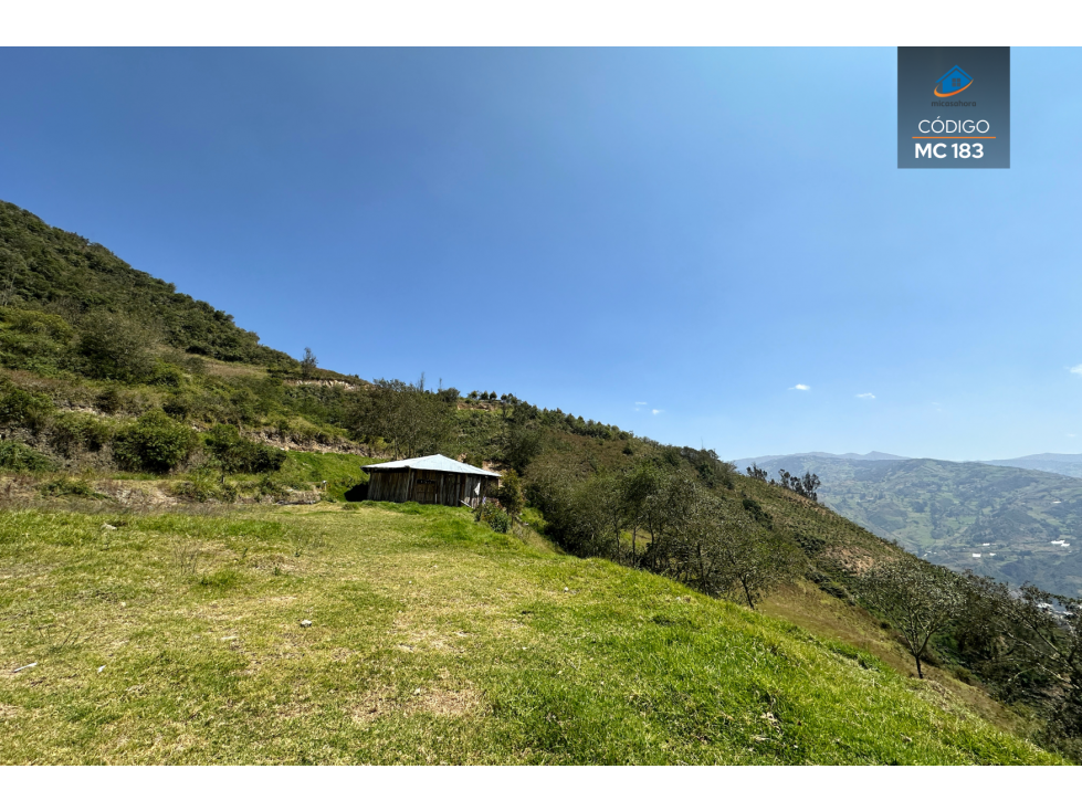 EXTENSO TERRENO EN VENTA EN GUACHAPALA PAUTE ECUADOR