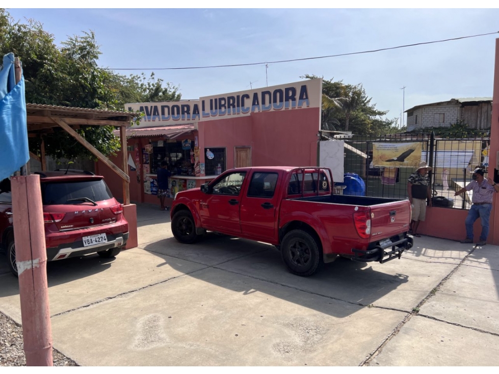 Vendo Lavadora de Autos de Oportunidad  / Fabulous Opportunity You'll want this Car Wash with Home and Store