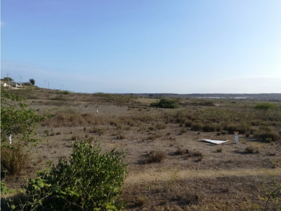 SE VENDE TERRENO EN PUNTA BLANCA