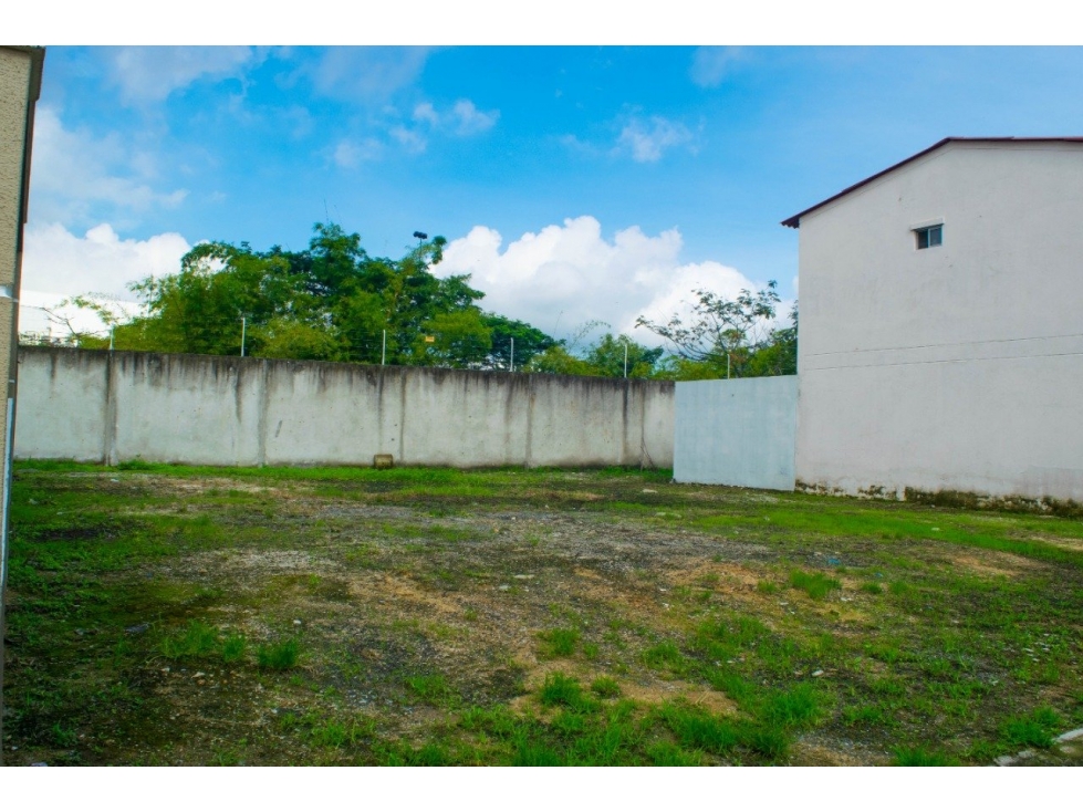 SE VENDE TERRENO EN METROPOLIS 2 ETAPA F