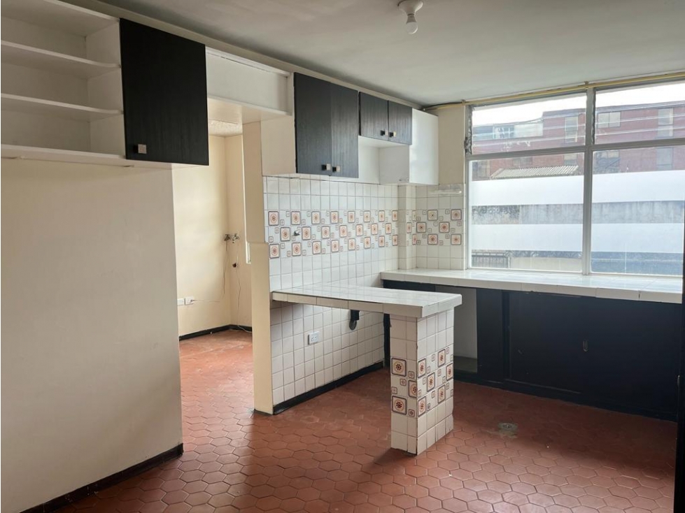 Rumipamba, Oficina en renta, 220 m2, 7 ambientes, 4 baños, 1 parqueadero