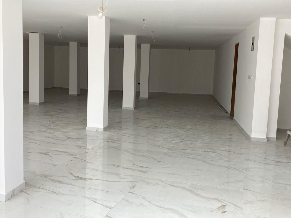 Carcelén, Local Comercial en renta, 160 m2, 1 ambiente, 1 baño