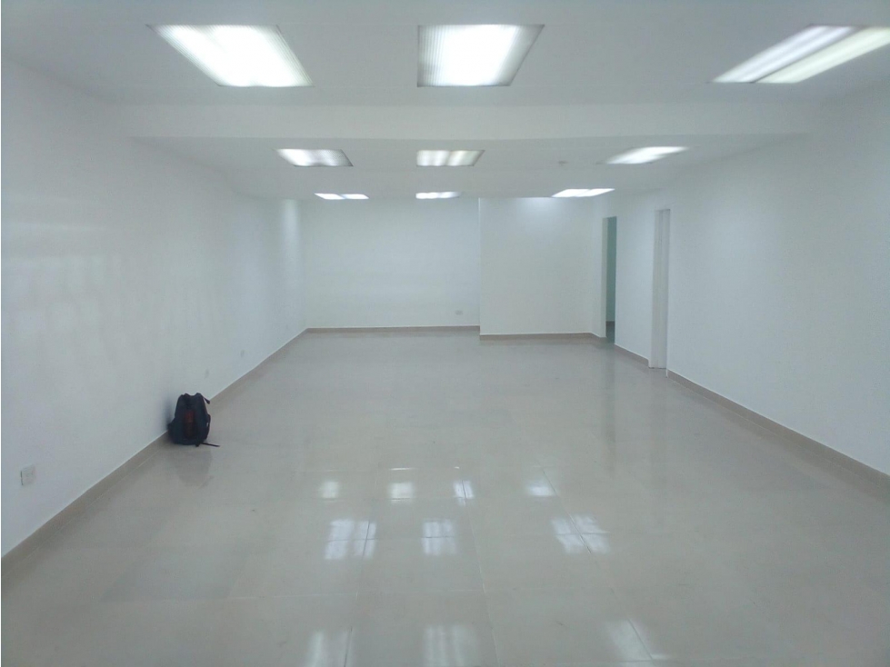 La Pradera, Local Comercial en renta, 90 m2, 2 ambientes, 1 baño, 1 parqueadero