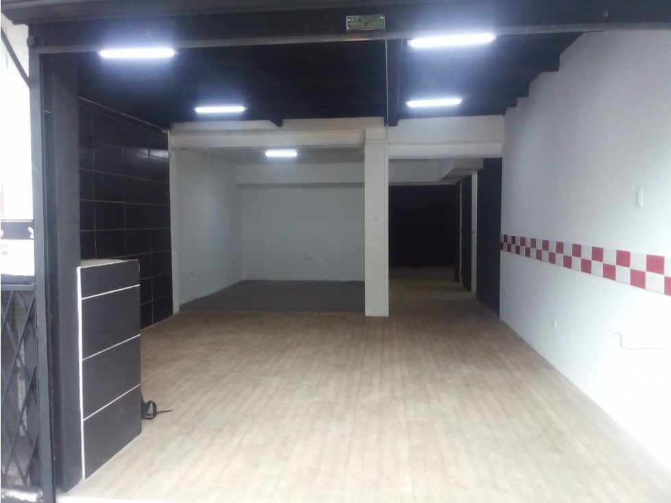 La Colón, Local Comercial en renta, 50 m2, 3 ambientes, 2 baños, 1 parqueadero