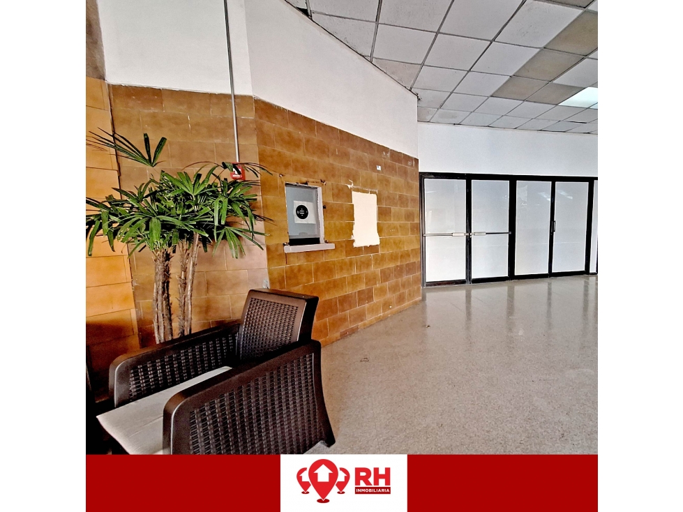 ARRIENDO LOCAL COMERCIAL EN EL CENTRO COMERCIAL UNIORO