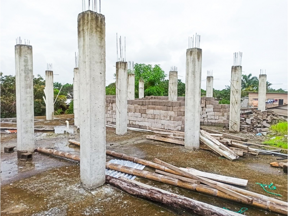 Terreno con edificación en Chongón