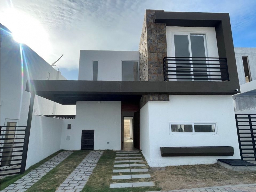 Casa Con Piscina A Estrenar Porto Manta