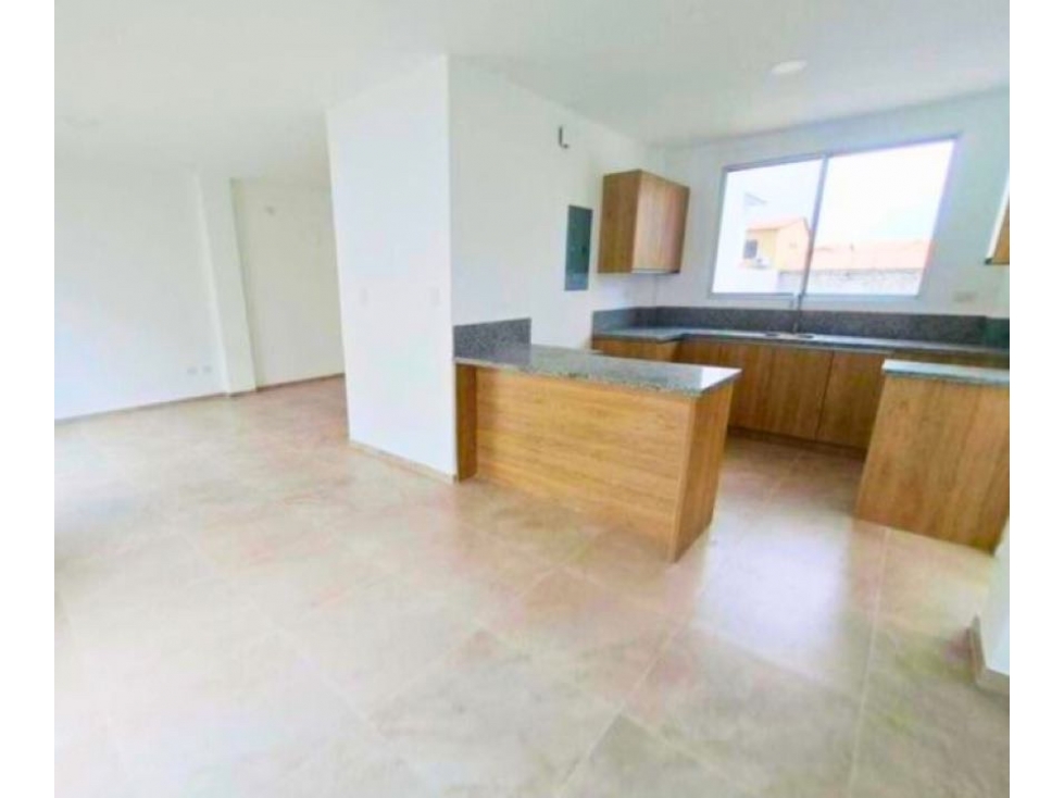 EN VENTA CASA EN URB VISTANA VIA SALITRE