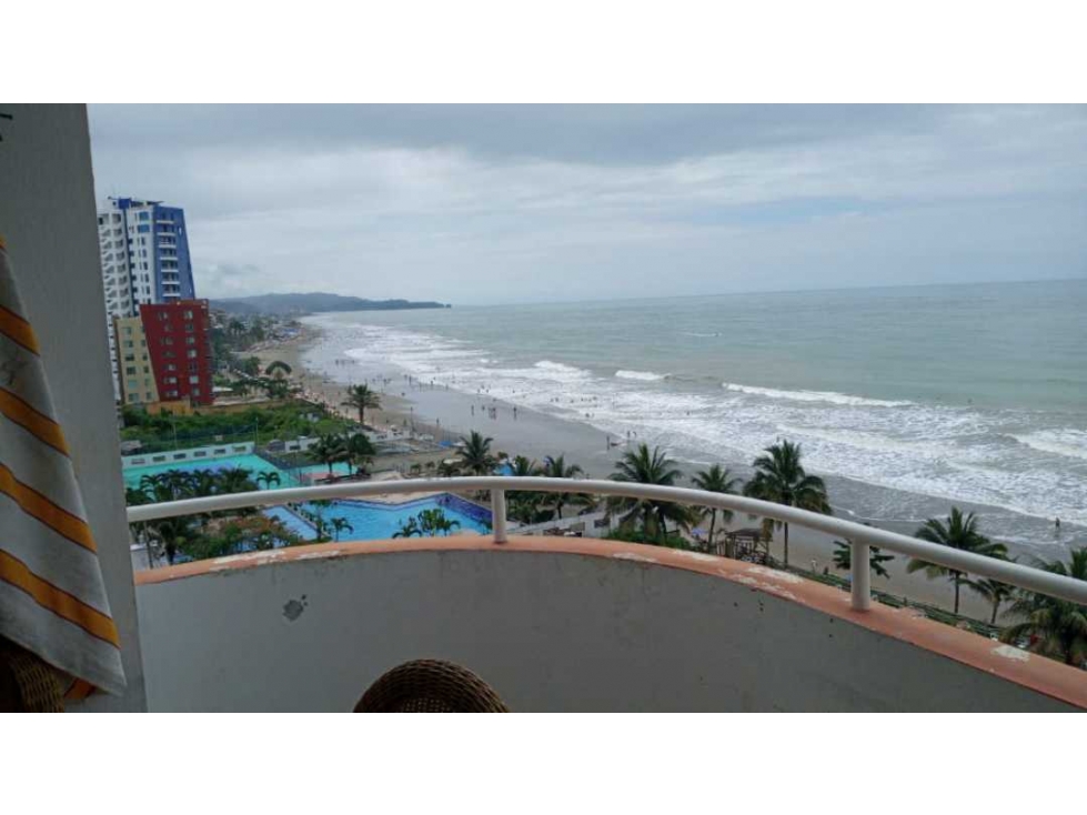 Se vende apartamento con vista al mar en Tonsupa club del Pacífico