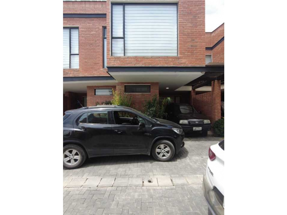 Se Vende Casa en el sector de Misicata urbanización privada