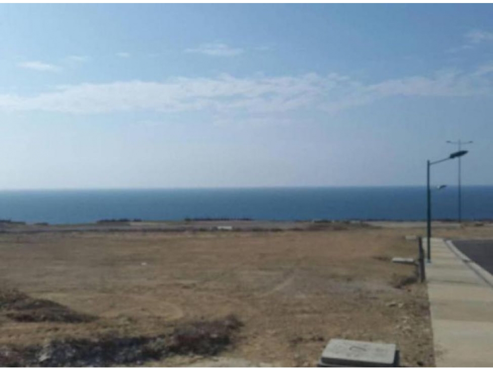 SE VENDE TERRENO CON VISTA AL MAR - PLAYA ALTA