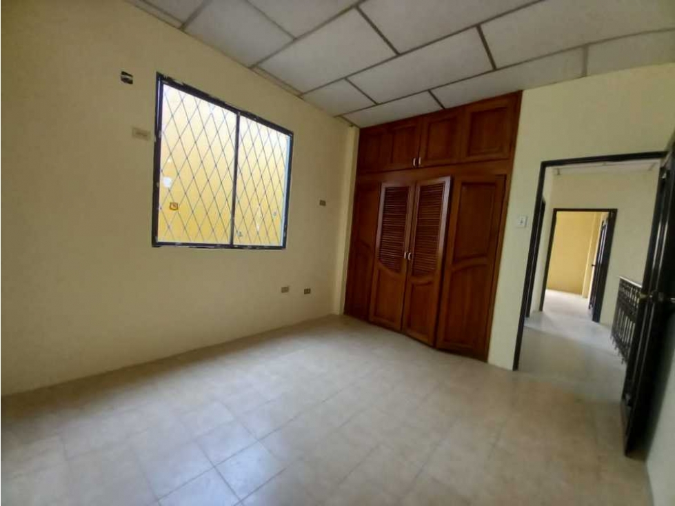 Vendo fabulosa casa esquinera (suite adicional+oficina)