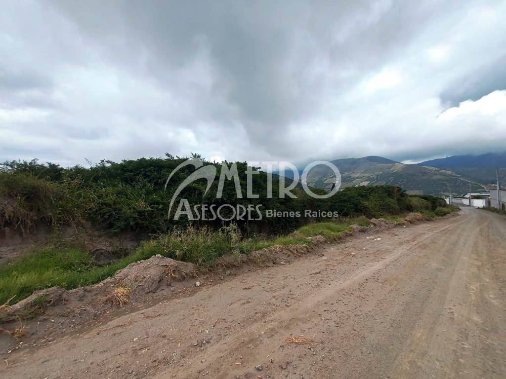 Terreno en venta de 2 hectáreas Industrial Calacalí